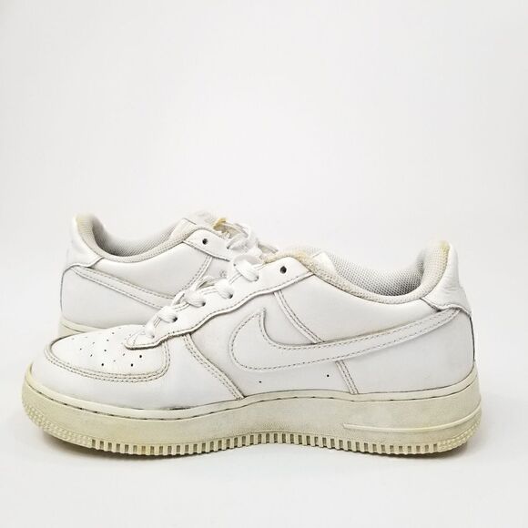 NIKE AIR FORCE 1 "AF1" LOW '07 Triple White  Sneakers. Size 7Y Women's Size 8.5 - Picture 6 of 10